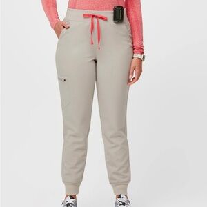 Figs Zamora Jogger Scrub Pants in Biege Size Medium Petite